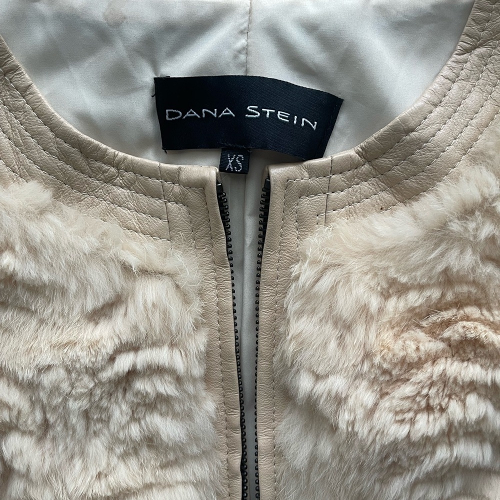 Dana Stein 100% Rabbit Fur &
Lambskin Jacket - Size XS - Picture 11 of 12